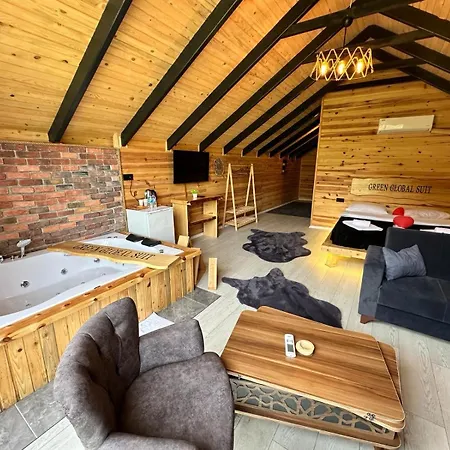 Aparthotel Global *
